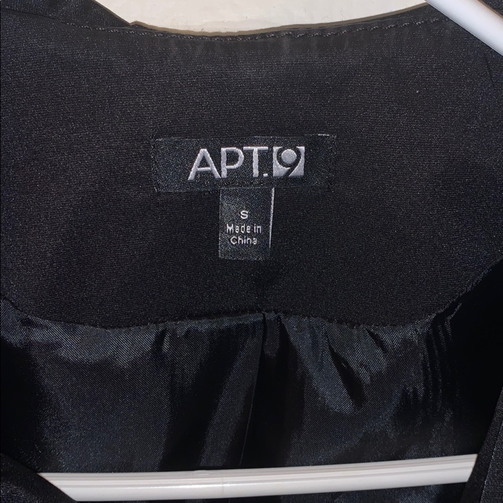 Teens jacket. - Picture 2 of 3
